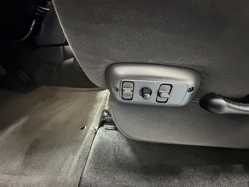 2004 Dodge Ram 2500 SLT 4X4 5.9L CUMMINS DIESEL /1-OWNER / 47K MILES / LONG BED / ZERO RUST - Photo 19 - Gladstone, OR 97027