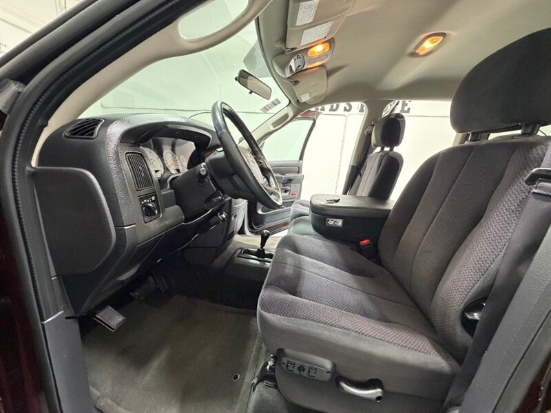 2004 Dodge Ram 2500 SLT 4X4 5.9L CUMMINS DIESEL /1-OWNER / 47K MILES / LONG BED / ZERO RUST - Photo 12 - Gladstone, OR 97027