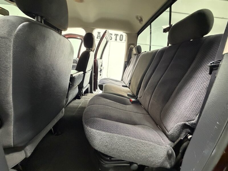 2004 Dodge Ram 2500 SLT 4X4 5.9L CUMMINS DIESEL /1-OWNER / 47K MILES / LONG BED / ZERO RUST - Photo 13 - Gladstone, OR 97027