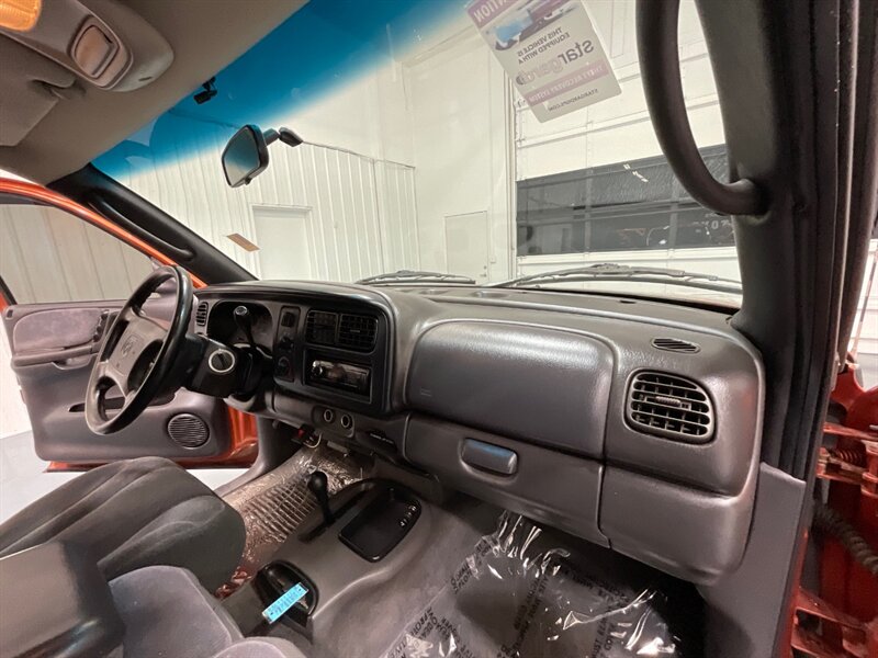 2000 Dodge Dakota SLT Crew Cab 4X4 / 4.7L V8/ NO RUST  / GREAT SHAPE - Photo 15 - Gladstone, OR 97027