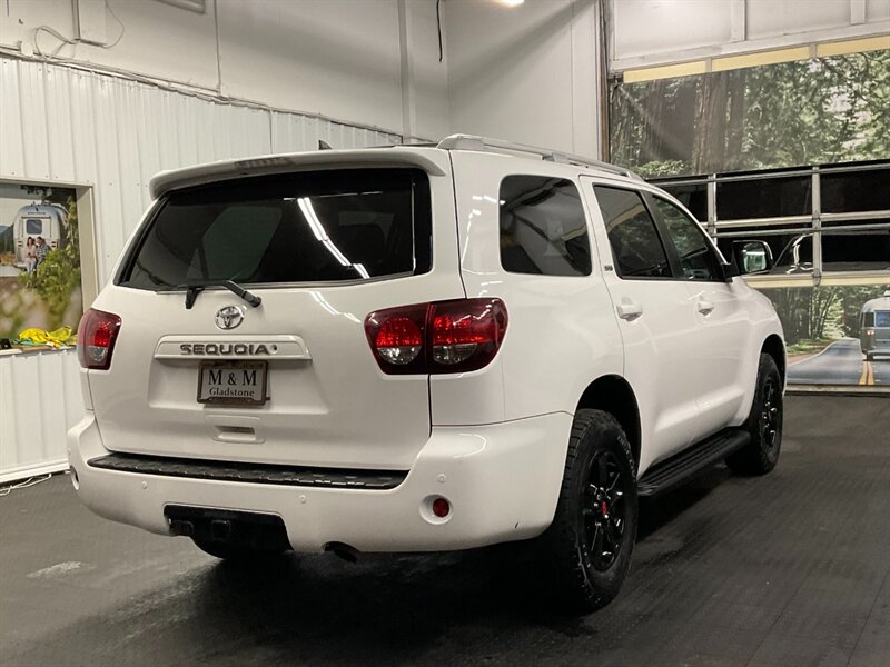 2019 Toyota Sequoia Sport Utility 4X4 / TRD PRO CUSTOM UPGRADE  TRD LEATHER & Heated Seats / TRD GRILL / NEW TIRES / SHARP SHARP !! - Photo 8 - Gladstone, OR 97027