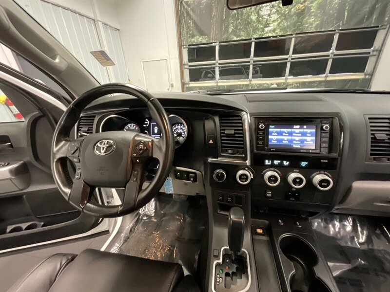 2019 Toyota Sequoia Sport Utility 4X4 / TRD PRO CUSTOM UPGRADE  TRD LEATHER & Heated Seats / TRD GRILL / NEW TIRES / SHARP SHARP !! - Photo 20 - Gladstone, OR 97027