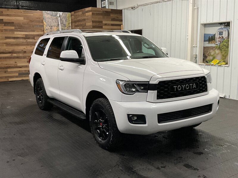 2019 Toyota Sequoia Sport Utility 4X4 / TRD PRO CUSTOM UPGRADE  TRD LEATHER & Heated Seats / TRD GRILL / NEW TIRES / SHARP SHARP !! - Photo 2 - Gladstone, OR 97027