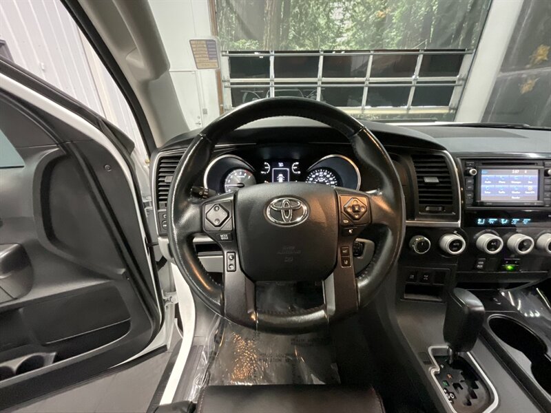 2019 Toyota Sequoia Sport Utility 4X4 / TRD PRO CUSTOM UPGRADE  TRD LEATHER & Heated Seats / TRD GRILL / NEW TIRES / SHARP SHARP !! - Photo 38 - Gladstone, OR 97027