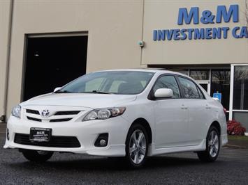 2012 Toyota Corolla S / Sunroof / Spoiler / 5-SPEED MANUAL / Excel Con Sedan