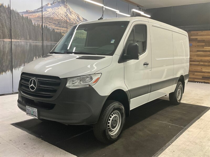 2020 Mercedes-Benz Sprinter 2500 Cargo Van 4X4 / 3.0 V6 DIESEL / 30,000 MILES  / STANDARD ROOF w. 144 "WB / Backup Camera / Leather / Towing Package / 1-OWNER / Excel Cond / 4WD - Photo 1 - Gladstone, OR 97027