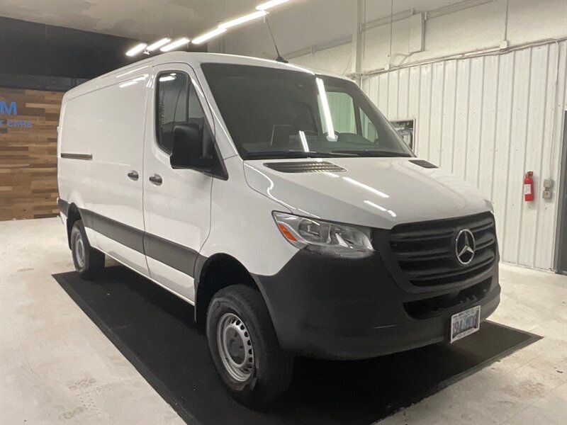 2020 Mercedes-Benz Sprinter 2500 Cargo Van 4X4 / 3.0 V6 DIESEL / 30,000 MILES  / STANDARD ROOF w. 144 "WB / Backup Camera / Leather / Towing Package / 1-OWNER / Excel Cond / 4WD - Photo 2 - Gladstone, OR 97027