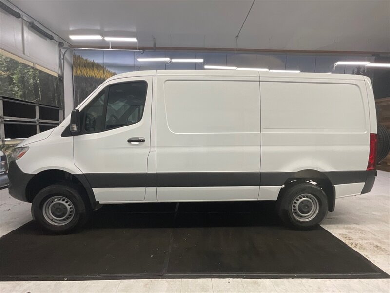 2020 Mercedes-Benz Sprinter 2500 Cargo Van 4X4 / 3.0 V6 DIESEL / 30,000 MILES  / STANDARD ROOF w. 144 "WB / Backup Camera / Leather / Towing Package / 1-OWNER / Excel Cond / 4WD - Photo 3 - Gladstone, OR 97027