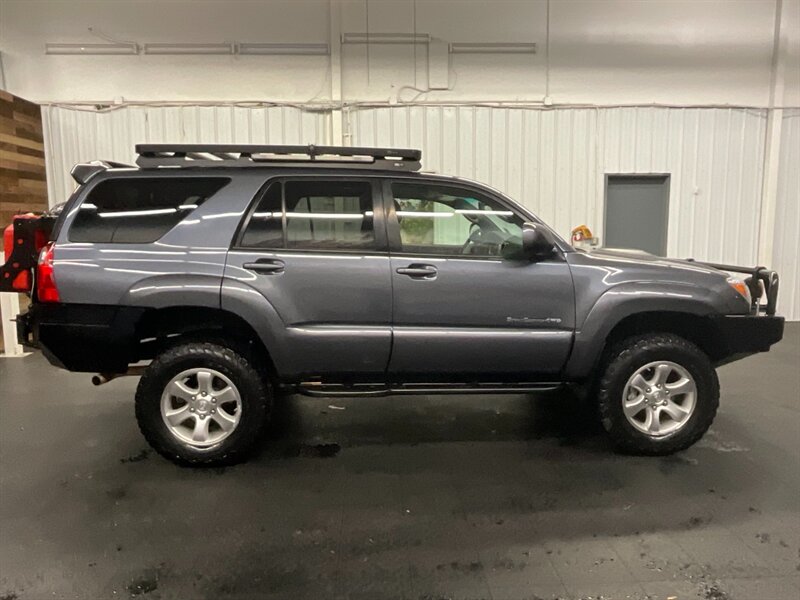 2007 Toyota 4Runner Sport Edition 4X4 / V6 / CUSTOM BUILT / EXTRAS  ARB BUMPER w/ WINCH / LUGGAGE RACK / RUST REE / BEAUTIFUL CONDITION - Photo 4 - Gladstone, OR 97027