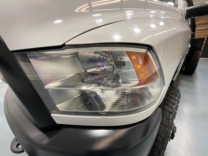 2013 RAM 3500 Tradesman Regular Cab 4X4 / 6.7L DIESEL / DUALLY / FLAT BED / LONG BED / ZERO RUST / FUEL WHEELS / TRAILER BRAKE CONTROLLER - Photo 26 - Gladstone, OR 97027