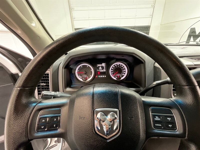 2013 RAM 3500 Tradesman Regular Cab 4X4 / 6.7L DIESEL / DUALLY / FLAT BED / LONG BED / ZERO RUST / FUEL WHEELS / TRAILER BRAKE CONTROLLER - Photo 39 - Gladstone, OR 97027