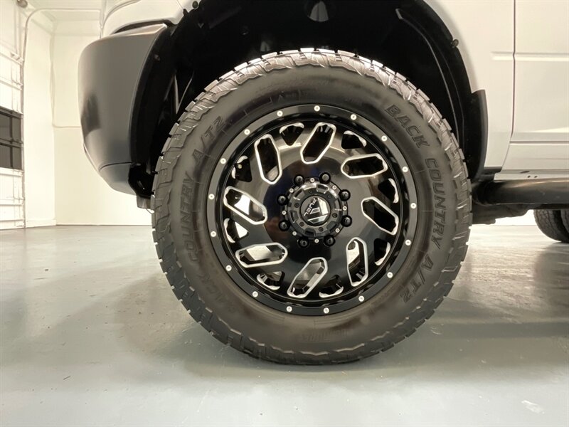 2013 RAM 3500 Tradesman Regular Cab 4X4 / 6.7L DIESEL / DUALLY / FLAT BED / LONG BED / ZERO RUST / FUEL WHEELS / TRAILER BRAKE CONTROLLER - Photo 16 - Gladstone, OR 97027