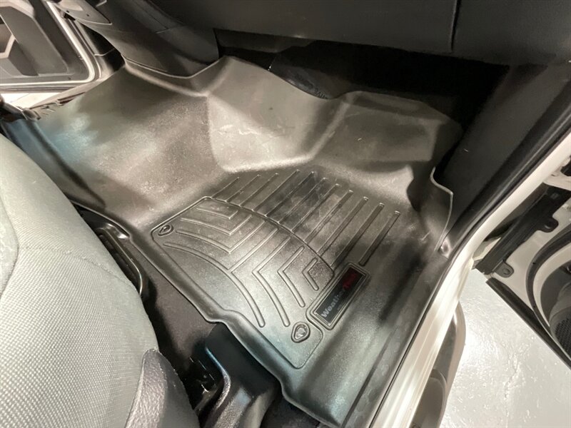 2013 RAM 3500 Tradesman Regular Cab 4X4 / 6.7L DIESEL / DUALLY / FLAT BED / LONG BED / ZERO RUST / FUEL WHEELS / TRAILER BRAKE CONTROLLER - Photo 40 - Gladstone, OR 97027