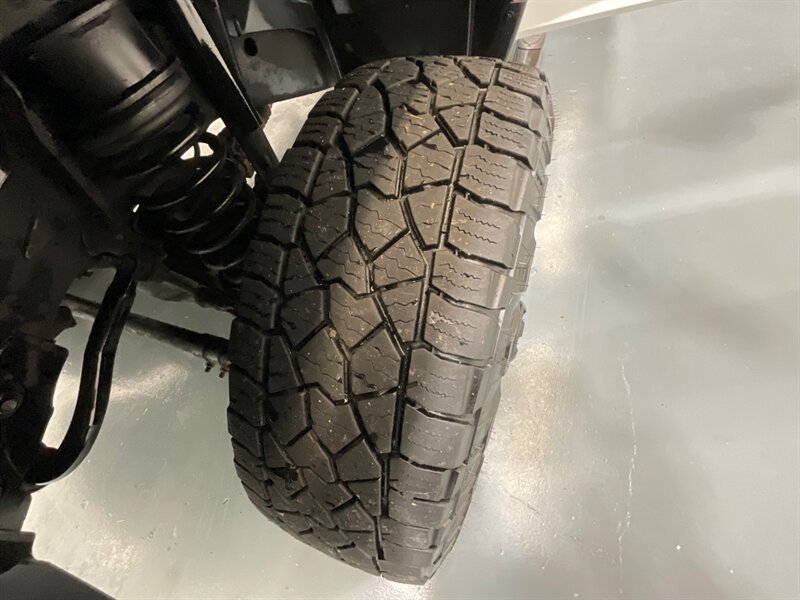 2013 RAM 3500 Tradesman Regular Cab 4X4 / 6.7L DIESEL / DUALLY / FLAT BED / LONG BED / ZERO RUST / FUEL WHEELS / TRAILER BRAKE CONTROLLER - Photo 14 - Gladstone, OR 97027