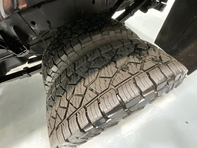 2013 RAM 3500 Tradesman Regular Cab 4X4 / 6.7L DIESEL / DUALLY / FLAT BED / LONG BED / ZERO RUST / FUEL WHEELS / TRAILER BRAKE CONTROLLER - Photo 13 - Gladstone, OR 97027