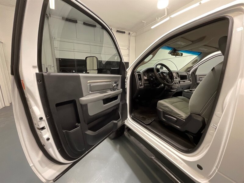 2013 RAM 3500 Tradesman Regular Cab 4X4 / 6.7L DIESEL / DUALLY / FLAT BED / LONG BED / ZERO RUST / FUEL WHEELS / TRAILER BRAKE CONTROLLER - Photo 31 - Gladstone, OR 97027