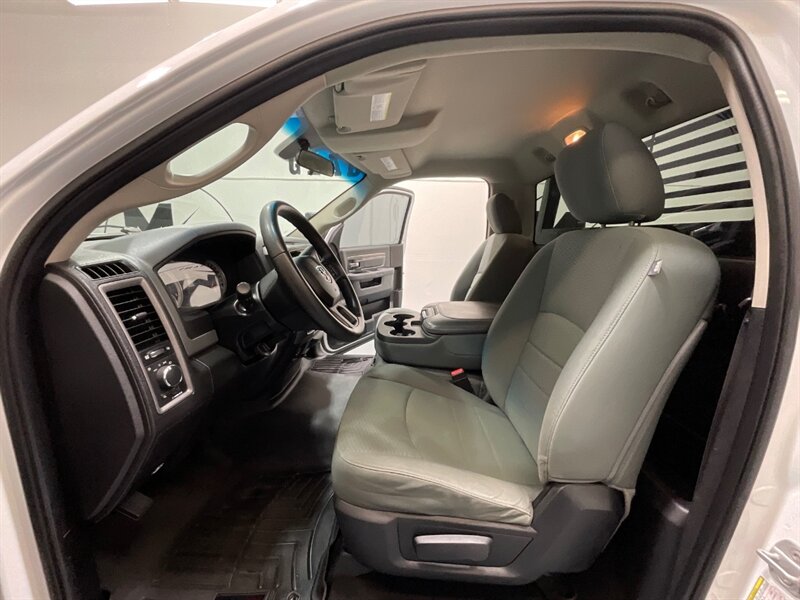 2013 RAM 3500 Tradesman Regular Cab 4X4 / 6.7L DIESEL / DUALLY / FLAT BED / LONG BED / ZERO RUST / FUEL WHEELS / TRAILER BRAKE CONTROLLER - Photo 17 - Gladstone, OR 97027