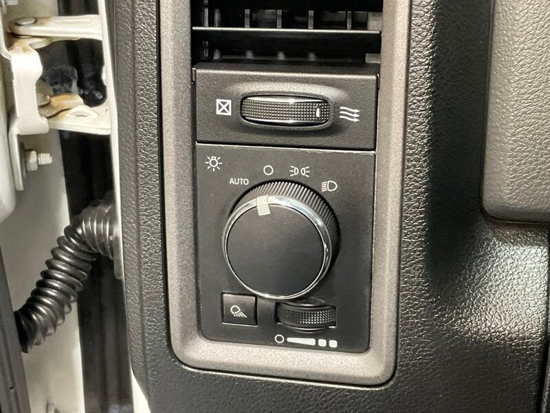 2013 RAM 3500 Tradesman Regular Cab 4X4 / 6.7L DIESEL / DUALLY / FLAT BED / LONG BED / ZERO RUST / FUEL WHEELS / TRAILER BRAKE CONTROLLER - Photo 37 - Gladstone, OR 97027