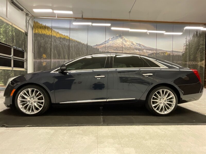 2014 Cadillac XTS Platinum Vsport AWD / 3.6L V6 TwinTurbo / Leather  / Pano Sunrrof / Leather w. Heated & Cooled Seats - Photo 3 - Gladstone, OR 97027