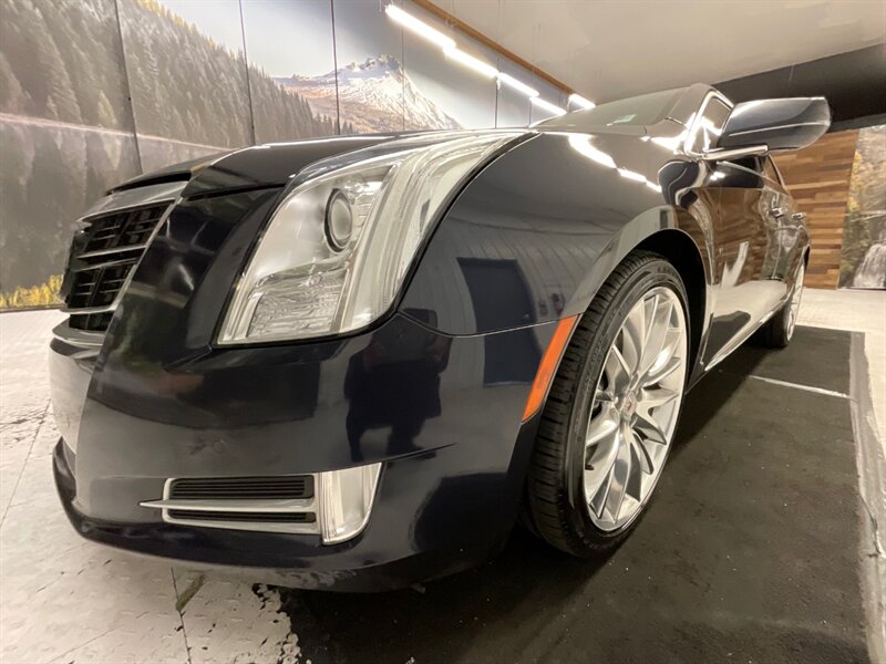 2014 Cadillac XTS Platinum Vsport AWD / 3.6L V6 TwinTurbo / Leather  / Pano Sunrrof / Leather w. Heated & Cooled Seats - Photo 11 - Gladstone, OR 97027