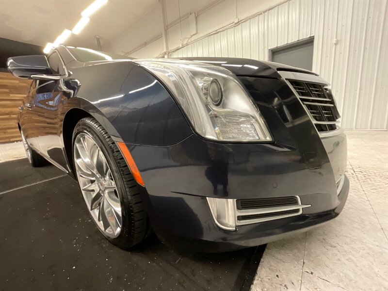 2014 Cadillac XTS Platinum Vsport AWD / 3.6L V6 TwinTurbo / Leather  / Pano Sunrrof / Leather w. Heated & Cooled Seats - Photo 30 - Gladstone, OR 97027