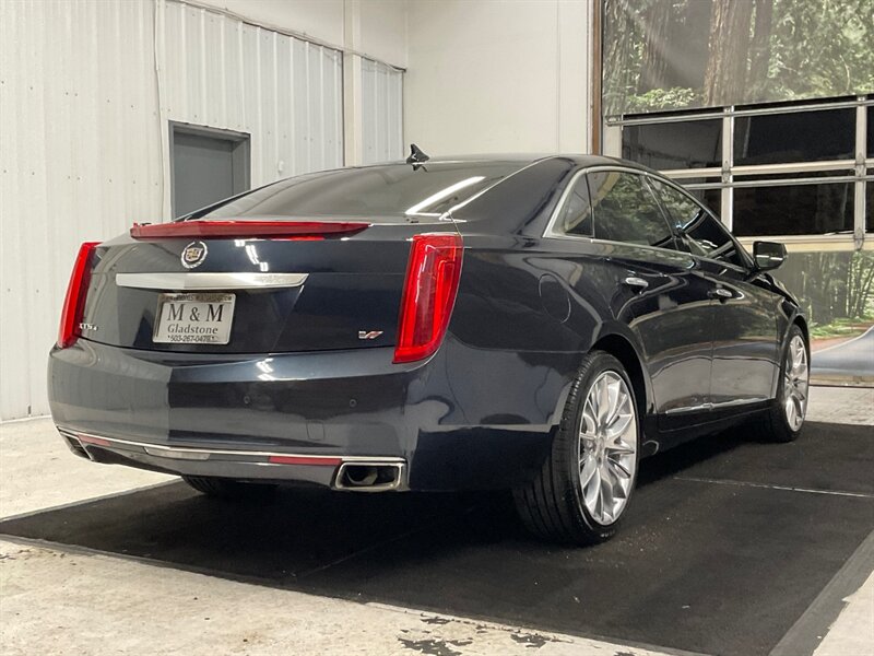 2014 Cadillac XTS Platinum Vsport AWD / 3.6L V6 TwinTurbo / Leather  / Pano Sunrrof / Leather w. Heated & Cooled Seats - Photo 8 - Gladstone, OR 97027