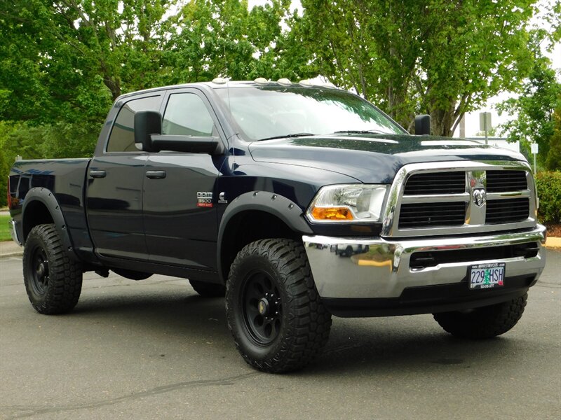 2012 Ram 3500 ST Crew Cab 4X4 / 6-SPEED / 6.7L CUMMINS DIESEL