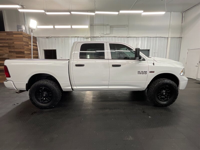 2015 RAM 1500 Crew Cab 4X4 / 5.7L HEMI/ NEW LIFT , WHEELS ,TIRES   - Photo 4 - Gladstone, OR 97027