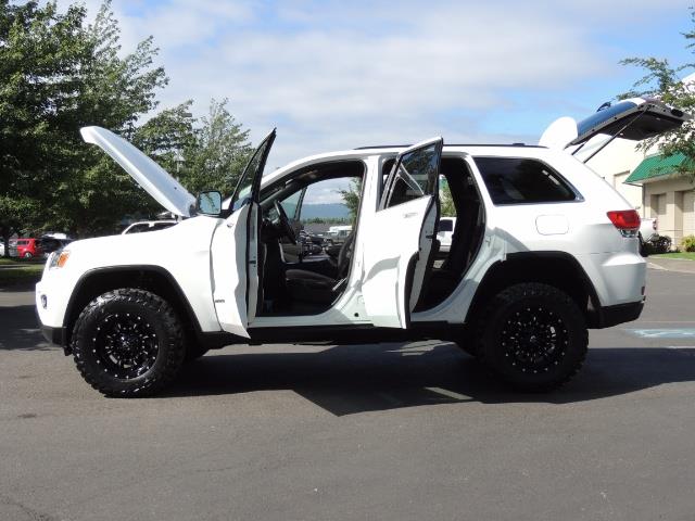 2015 Jeep Grand Cherokee Laredo / Sport Utility / 4WD / LIFTED LIFTED   - Photo 27 - Portland, OR 97217