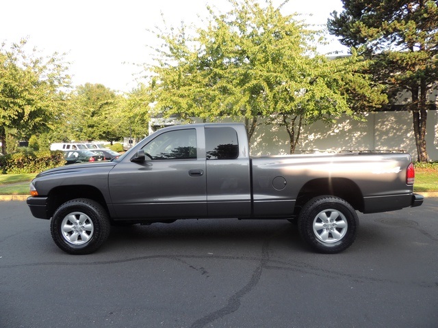 2004 Dodge Dakota Club Cab / 4X4 / 6-cyl / 5 Speed Manual / 1-OWNER   - Photo 3 - Portland, OR 97217