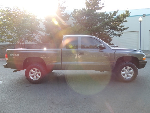 2004 Dodge Dakota Club Cab / 4X4 / 6-cyl / 5 Speed Manual / 1-OWNER   - Photo 4 - Portland, OR 97217