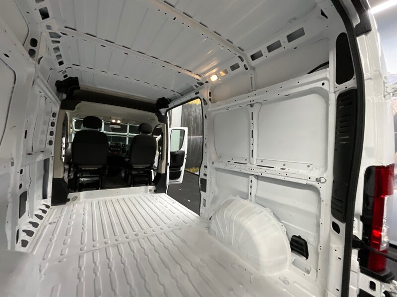 2020 RAM ProMaster 1500 CARGO VAN / HIGH ROOF 136WB / Backup Cam  1-OWNER VAN /  CLEAN  VAN - Photo 12 - Gladstone, OR 97027