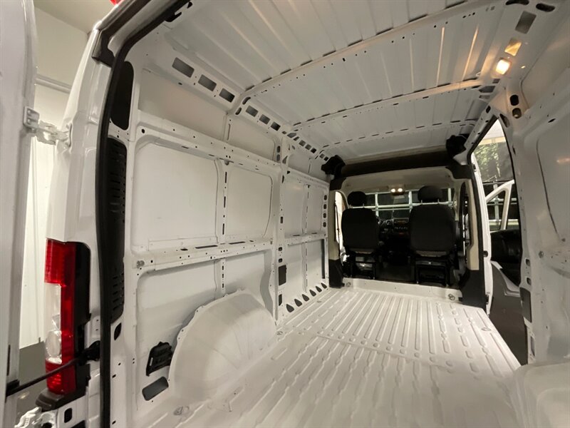 2020 RAM ProMaster 1500 CARGO VAN / HIGH ROOF 136WB / Backup Cam  1-OWNER VAN /  CLEAN  VAN - Photo 11 - Gladstone, OR 97027