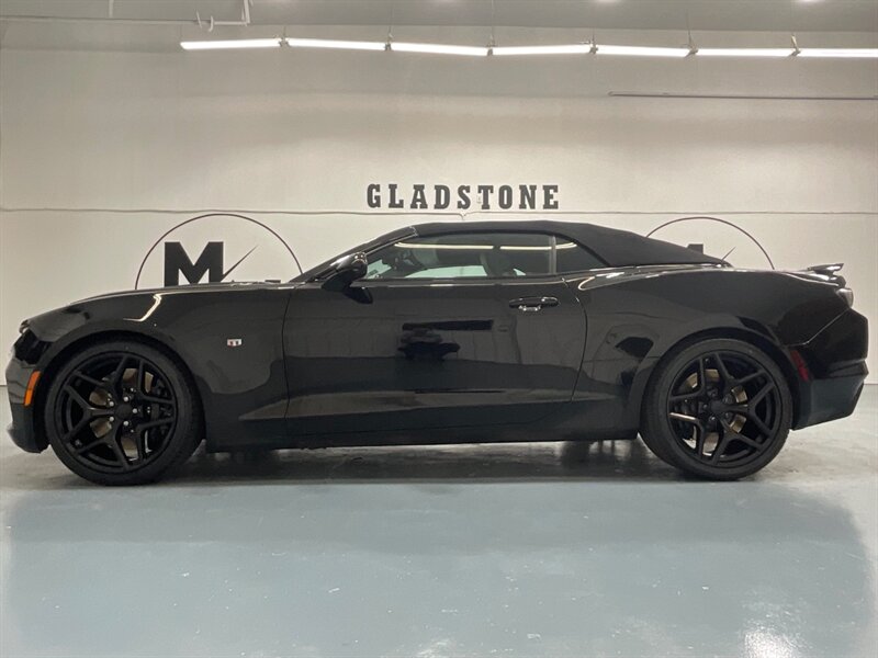 2023 Chevrolet Camaro SS Convertible / V8 6.2L / 1-OWNER / 14,000 MILES / Heated & Ventilated Leather Seats - Photo 3 - Gladstone, OR 97027