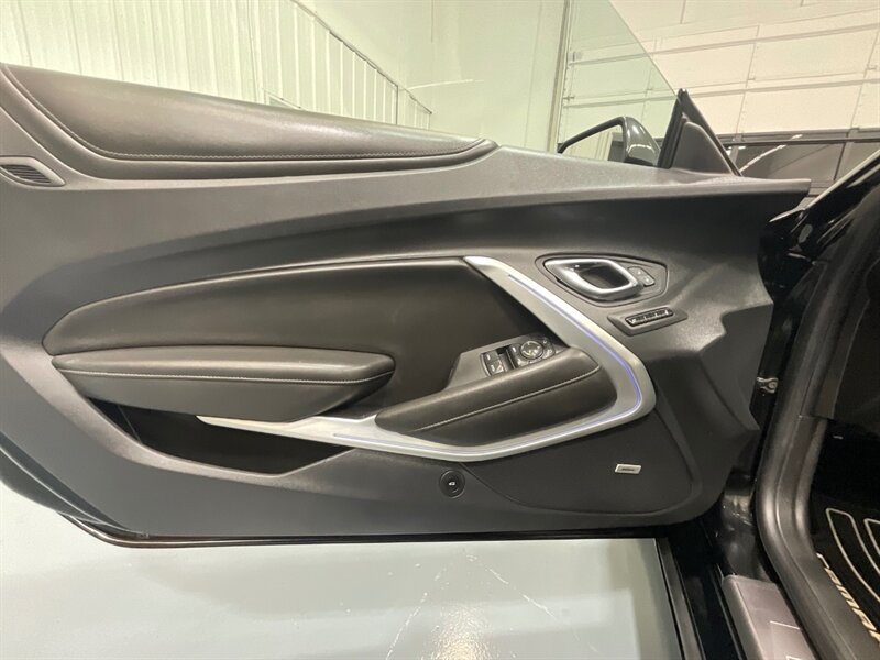 2023 Chevrolet Camaro SS Convertible / V8 6.2L / 1-OWNER / 14,000 MILES / Heated & Ventilated Leather Seats - Photo 31 - Gladstone, OR 97027