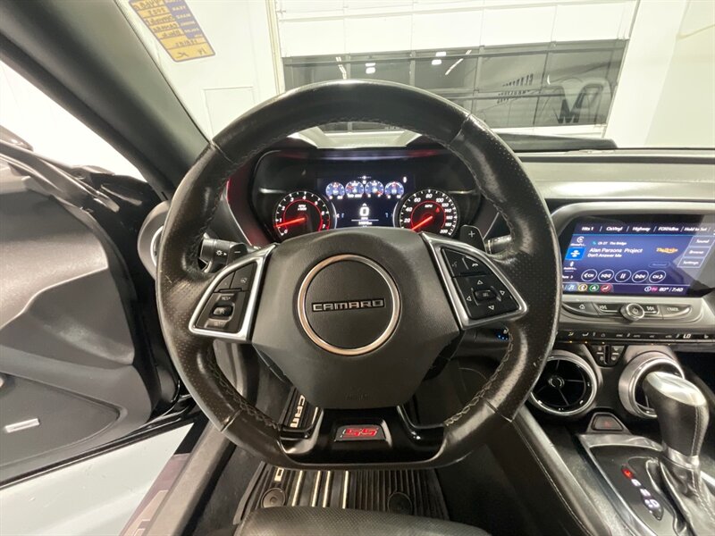 2023 Chevrolet Camaro SS Convertible / V8 6.2L / 1-OWNER / 14,000 MILES / Heated & Ventilated Leather Seats - Photo 19 - Gladstone, OR 97027