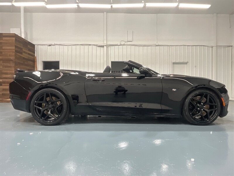 2023 Chevrolet Camaro SS Convertible / V8 6.2L / 1-OWNER / 14,000 MILES / Heated & Ventilated Leather Seats - Photo 10 - Gladstone, OR 97027