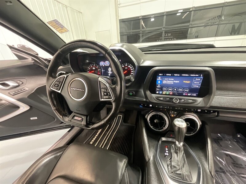 2023 Chevrolet Camaro SS Convertible / V8 6.2L / 1-OWNER / 14,000 MILES / Heated & Ventilated Leather Seats - Photo 15 - Gladstone, OR 97027