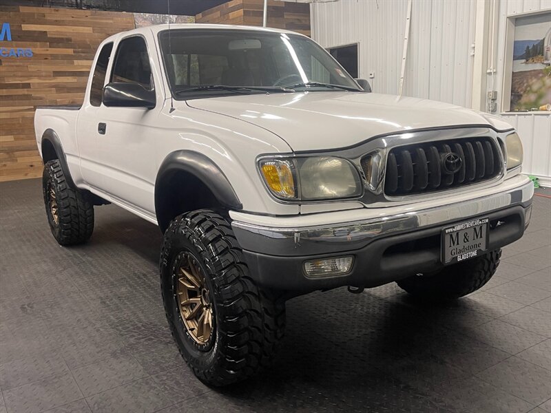 2001 Toyota Tacoma Xtracab 4X4 / 4Cyl /   - Photo 2 - Gladstone, OR 97027