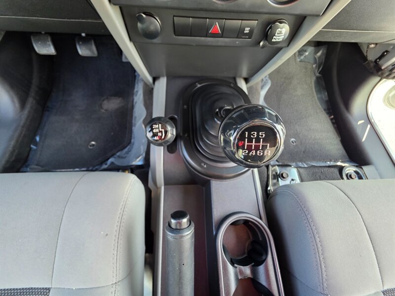 2008 Jeep Wrangler Unlimited 4X4 V6 / 6 SPEED / NEW TIRES / LIFTED  / NEW CLUTCH / XD WHEELS / MANUAL TRANSMISSION - Photo 19 - Portland, OR 97217