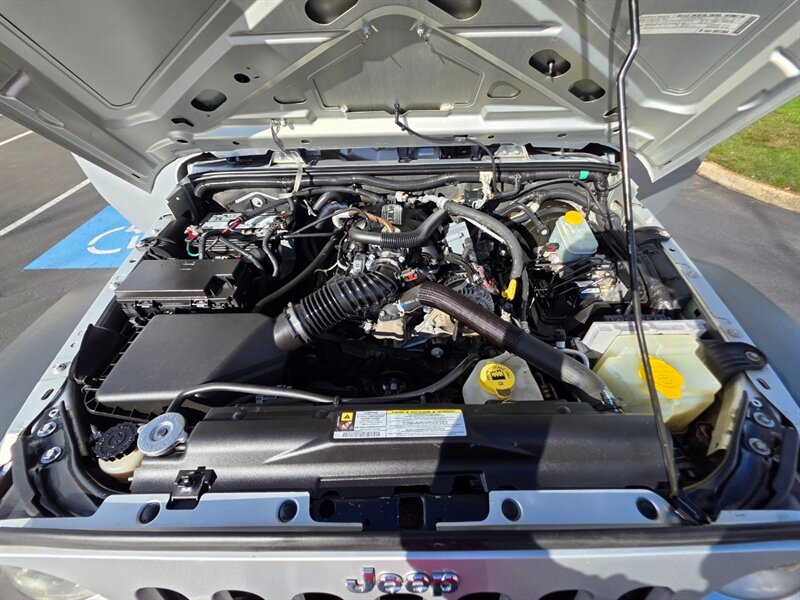 2008 Jeep Wrangler Unlimited 4X4 V6 / 6 SPEED / NEW TIRES / LIFTED  / NEW CLUTCH / XD WHEELS / MANUAL TRANSMISSION - Photo 30 - Portland, OR 97217