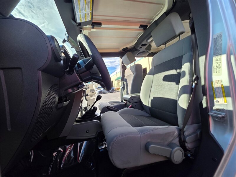 2008 Jeep Wrangler Unlimited 4X4 V6 / 6 SPEED / NEW TIRES / LIFTED  / NEW CLUTCH / XD WHEELS / MANUAL TRANSMISSION - Photo 13 - Portland, OR 97217