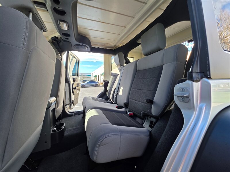 2008 Jeep Wrangler Unlimited 4X4 V6 / 6 SPEED / NEW TIRES / LIFTED  / NEW CLUTCH / XD WHEELS / MANUAL TRANSMISSION - Photo 15 - Portland, OR 97217