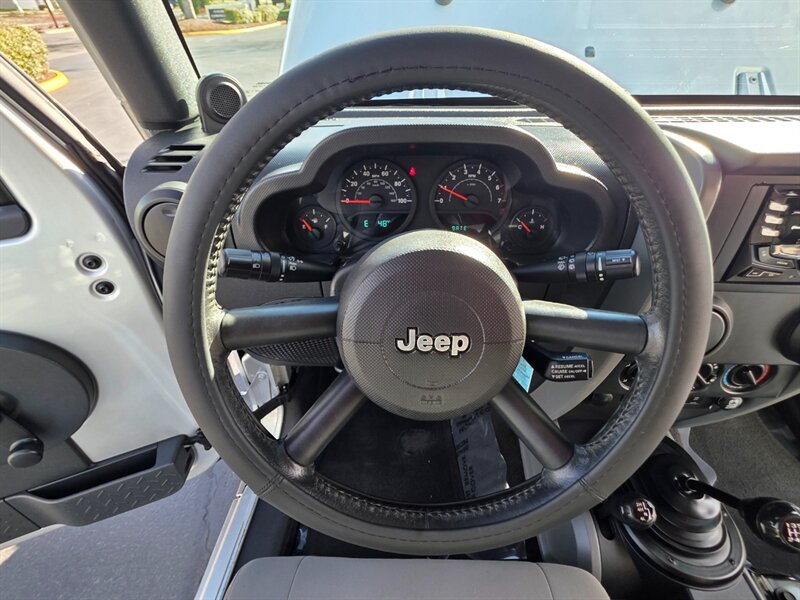 2008 Jeep Wrangler Unlimited 4X4 V6 / 6 SPEED / NEW TIRES / LIFTED  / NEW CLUTCH / XD WHEELS / MANUAL TRANSMISSION - Photo 41 - Portland, OR 97217