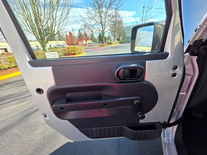 2008 Jeep Wrangler Unlimited 4X4 V6 / 6 SPEED / NEW TIRES / LIFTED  / NEW CLUTCH / XD WHEELS / MANUAL TRANSMISSION - Photo 35 - Portland, OR 97217