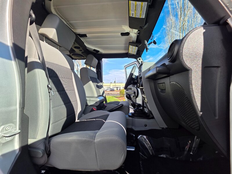 2008 Jeep Wrangler Unlimited 4X4 V6 / 6 SPEED / NEW TIRES / LIFTED  / NEW CLUTCH / XD WHEELS / MANUAL TRANSMISSION - Photo 14 - Portland, OR 97217