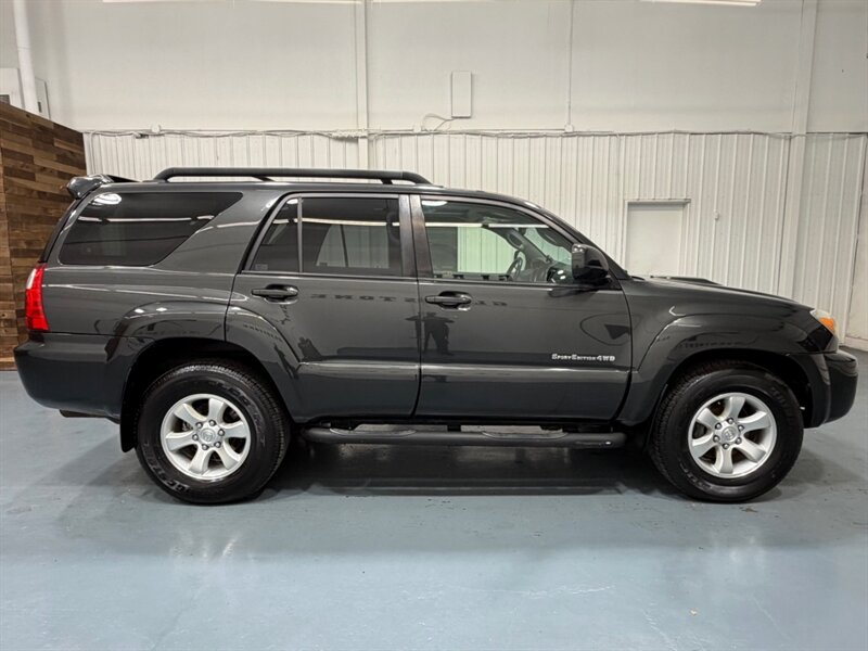 2006 Toyota 4Runner Sport Edition 4X4 V6 Sunroof / ZERO RUST /Differential Locks / Towing Pkg - Photo 4 - Gladstone, OR 97027