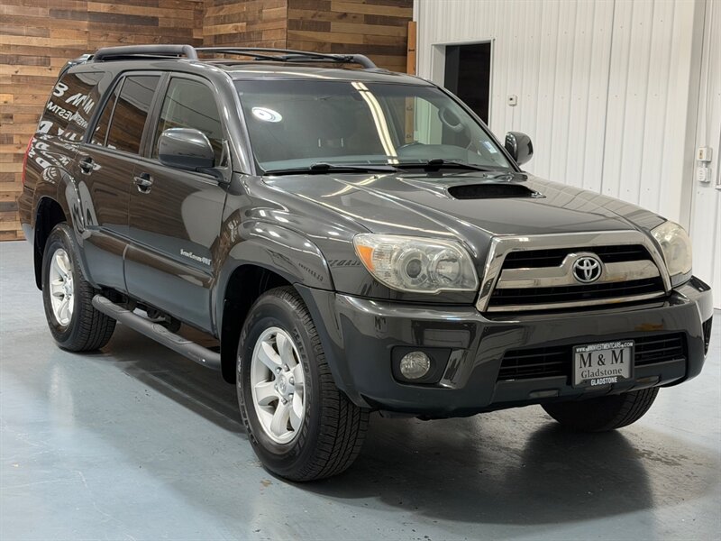 2006 Toyota 4Runner Sport Edition 4X4 V6 Sunroof / ZERO RUST /Differential Locks / Towing Pkg - Photo 2 - Gladstone, OR 97027