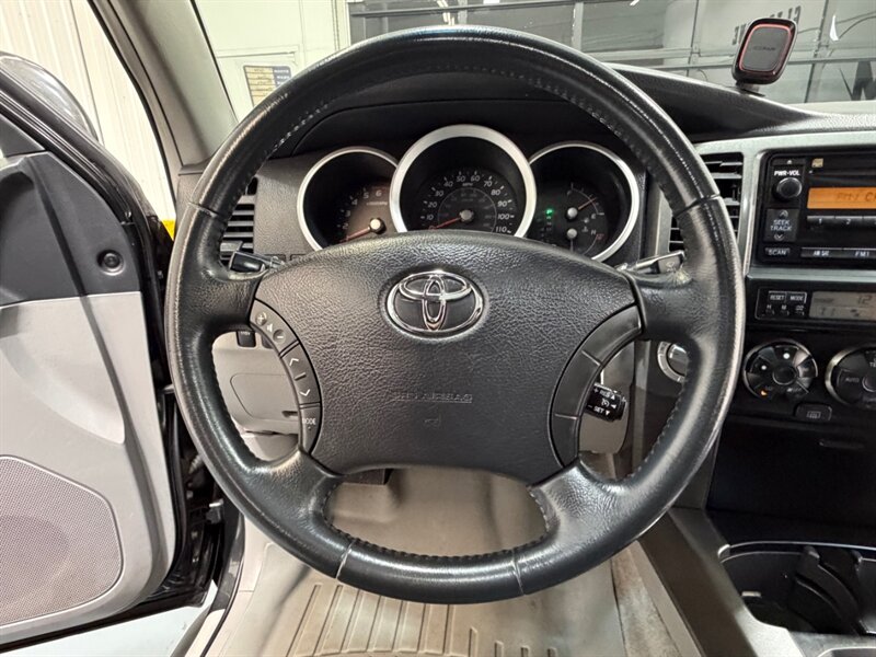 2006 Toyota 4Runner Sport Edition 4X4 V6 Sunroof / ZERO RUST /Differential Locks / Towing Pkg - Photo 14 - Gladstone, OR 97027