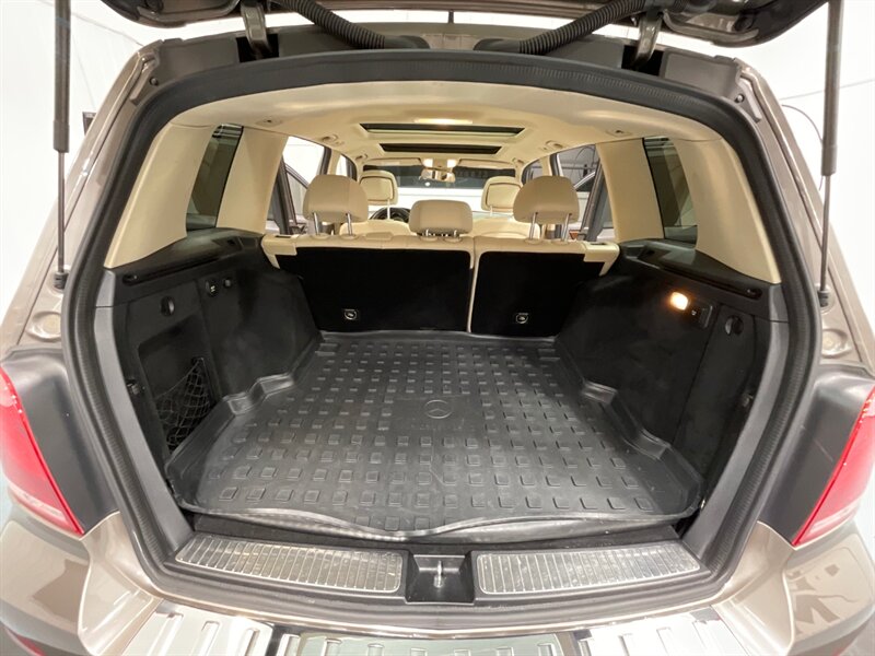 2013 Mercedes-Benz GLK 350 4MATIC / Panoramic Sunroof / Leather /Navi   - Photo 9 - Gladstone, OR 97027